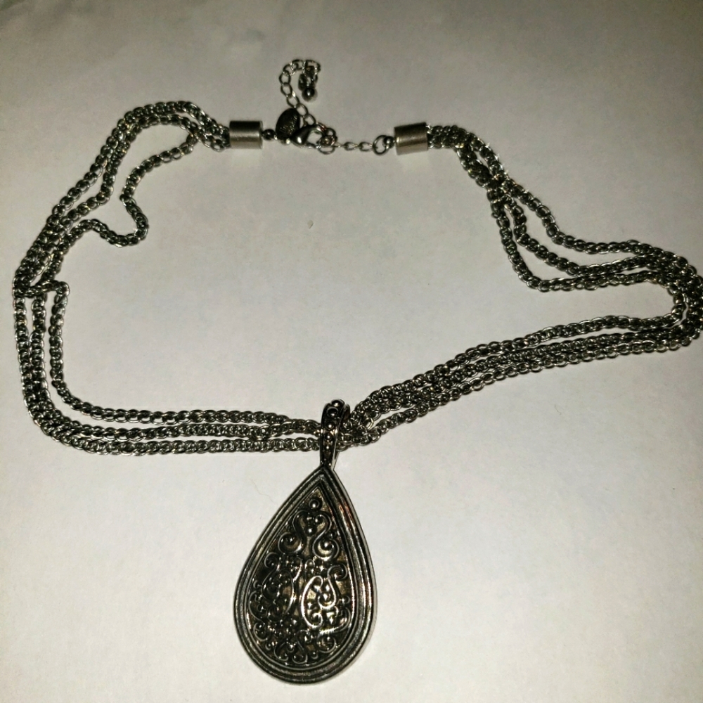 Multi Chain with pendant